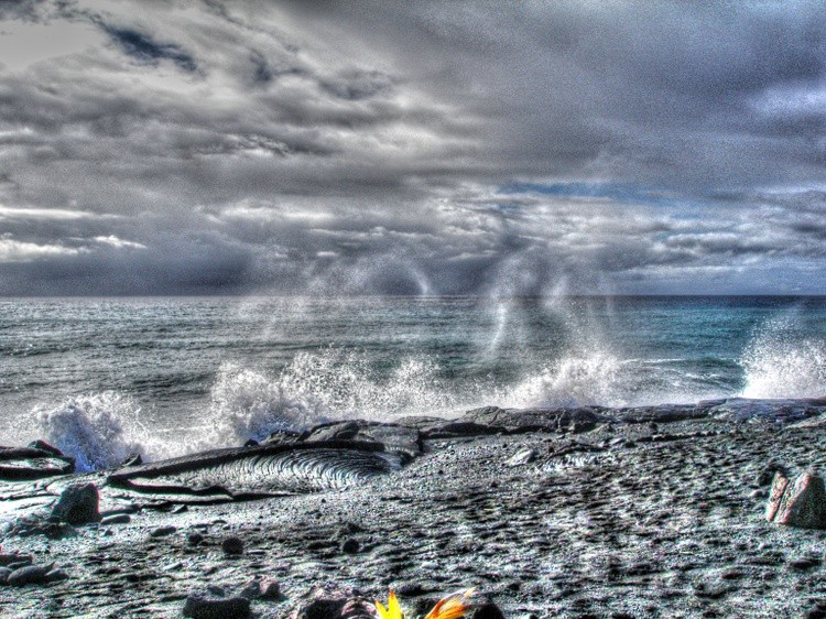 Black-Sand-Beach-08-10-2009
