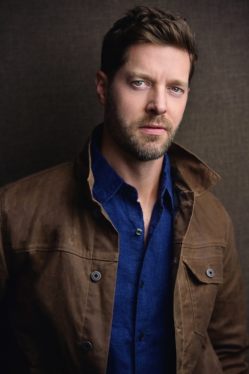 Professional-actor-headshots-for-men