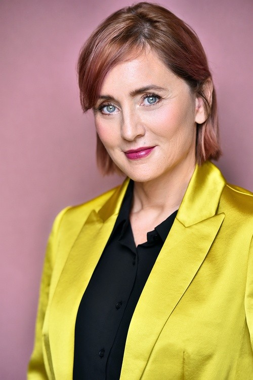 Professional-headshot-photography-for-women-Los-Angeles-by-Marc-Cartwright