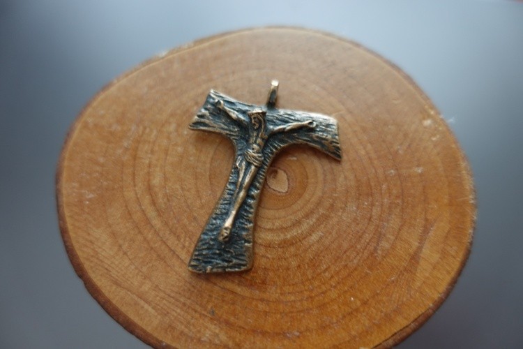 Tau Cross Jesus .Pendant Bronze  Mirek Gomolka Art 