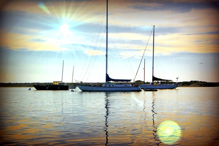 boat quarters lens flare