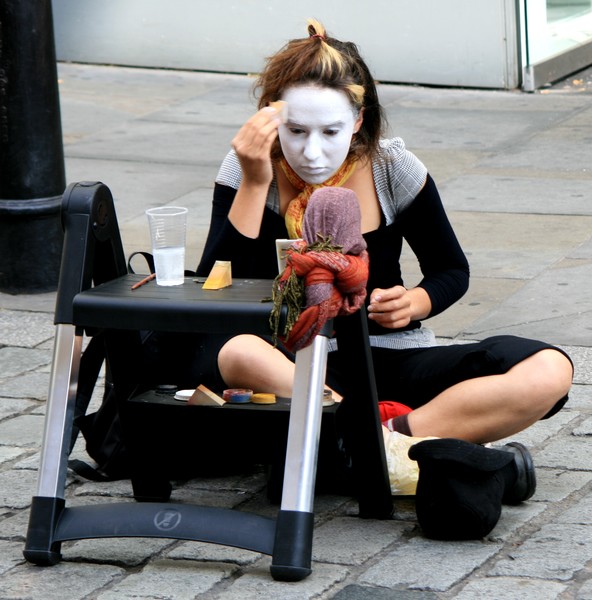Street Entertainer