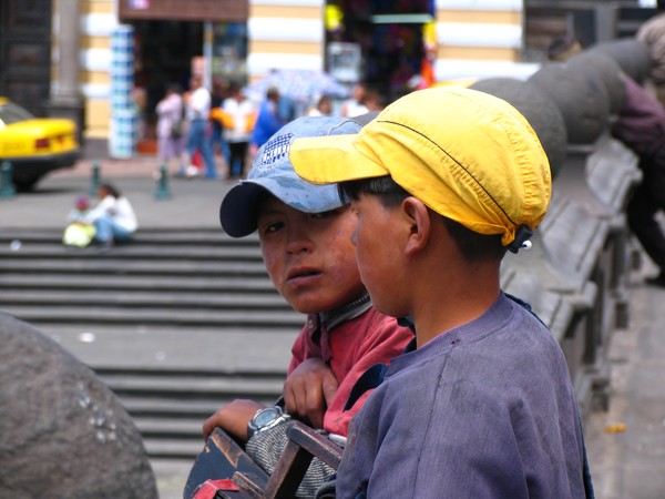 Shoeshine boys,Equador