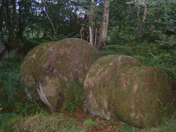 Derbyshire millstones