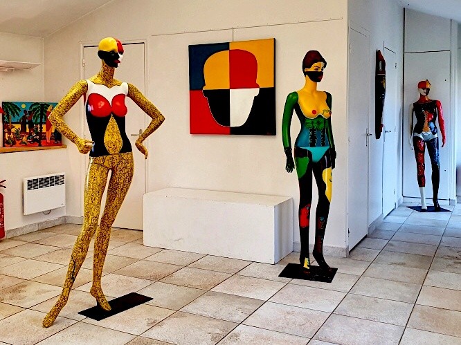 3-mannequins