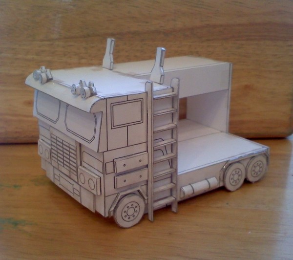 Optimus Prime Bunk Bed paper model