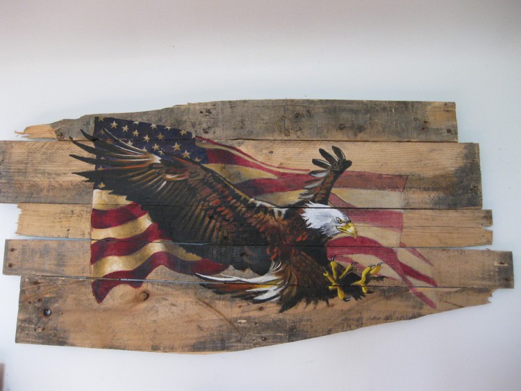 Pallet eagle with flag