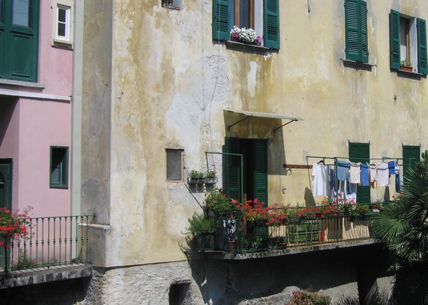Chiavenna Houses