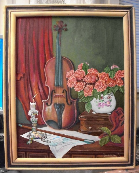Decor with violin and roses part2