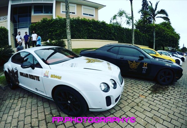 Bentley x SRT8