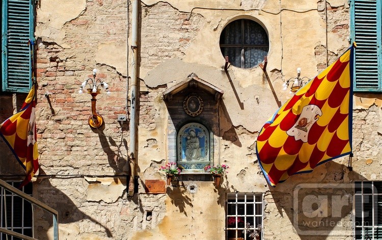 Siena Street Wall