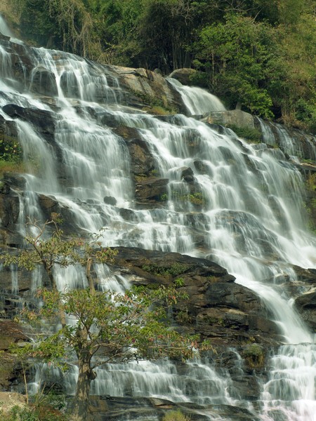 Mae Ya Waterfall