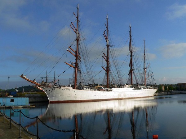Sailing Ship