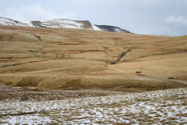 snow on brecon beacons - 6 april 2008