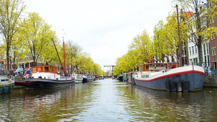  A beautiful canal in Amsterdam 