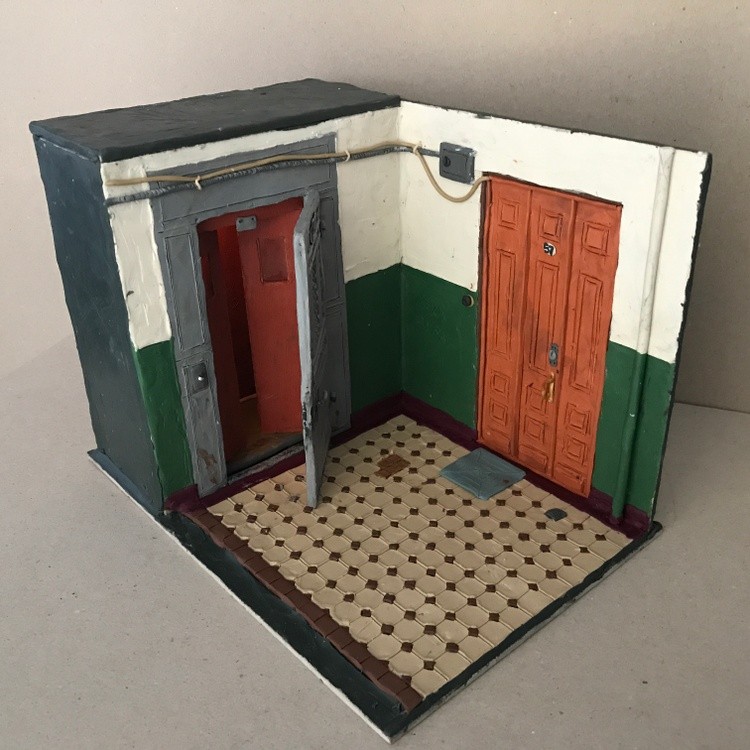 Old Elevator, plasticine, cardboard, 25x17.5x18 cm