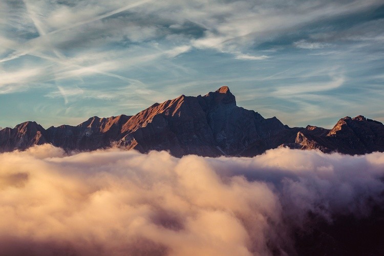 clouds over the Apuan Alps