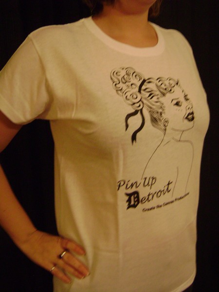 Womans Tee Pin up Detroit