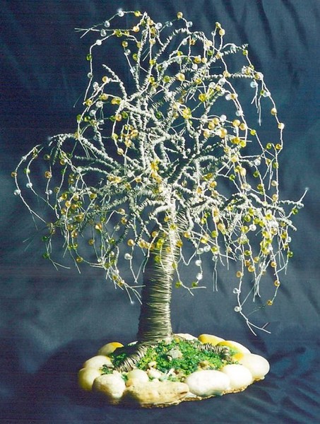 Oak With Stones, wire tree sculpture