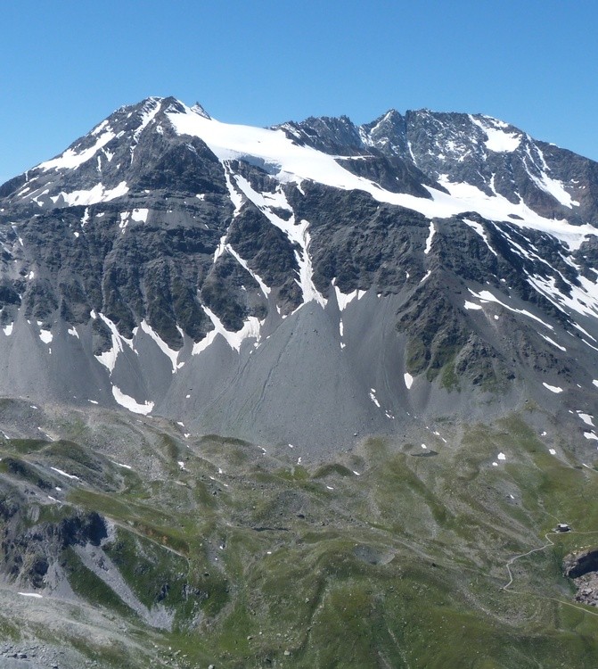 SUMMER SNOW IN THE FRENCH ALPS