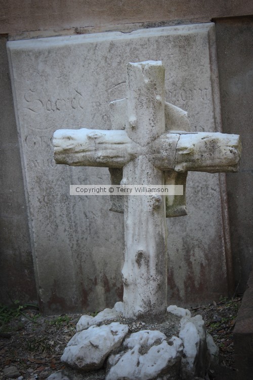 Gravestone cross in Charleston