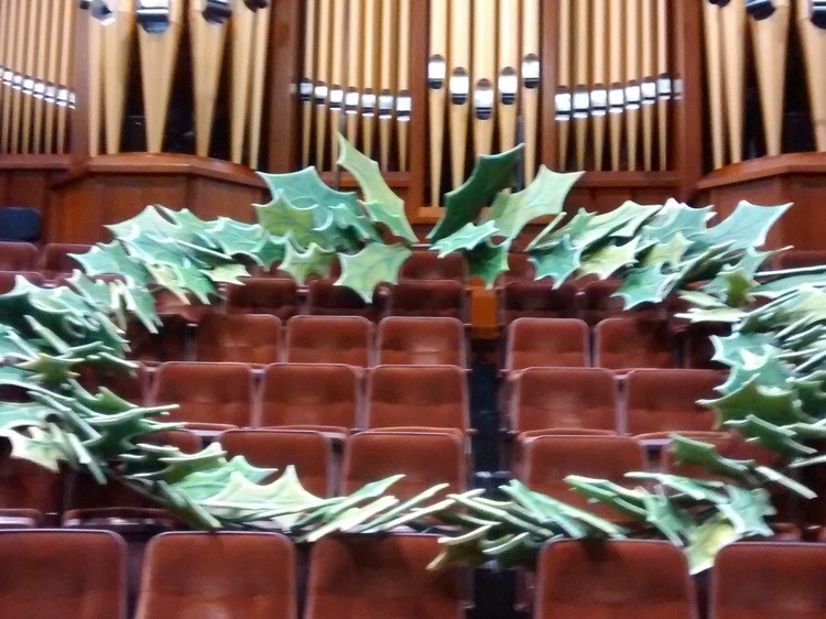 giant christmas wreath