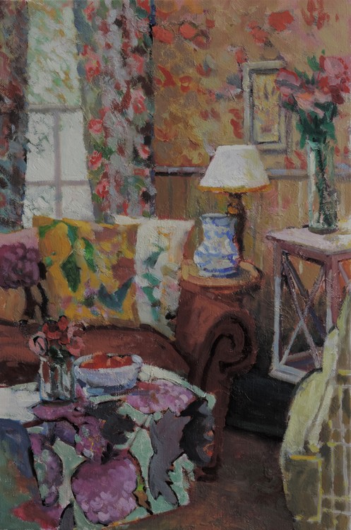 A CONFORTABLE LIVING ROOM