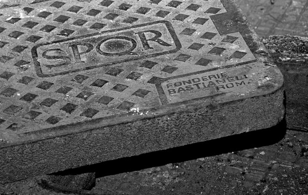 manhole in Rome