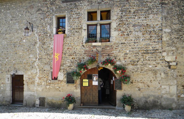 the wine shop