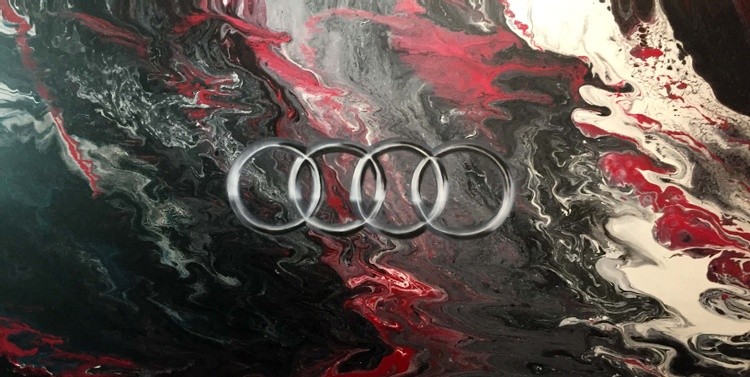 audi3264 × 1640