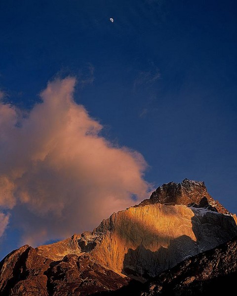 Moon Over Cuerno Principal