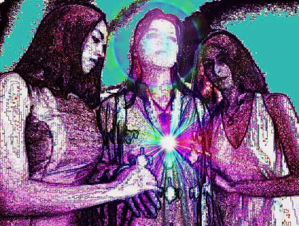 In the Queen's circle, maidens of Kyyboa