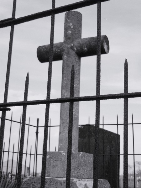 Cross B&W