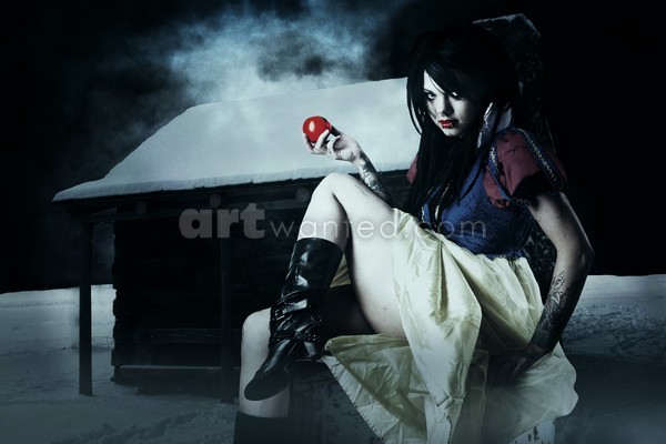 Snow White Poison Bite