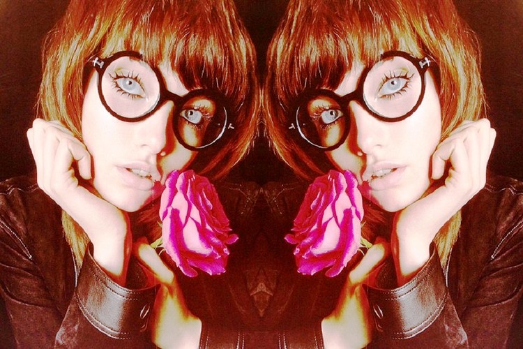 Eyeglasses for beauty, 10-25-2017 mirror