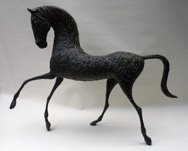 Horse sculpture 