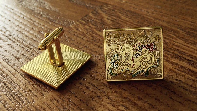 The cufflinks with the Saint George (gold version)