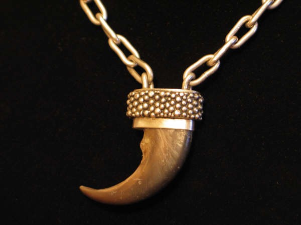 Handmade Sterling Silver chain w/Bear Claw pendent