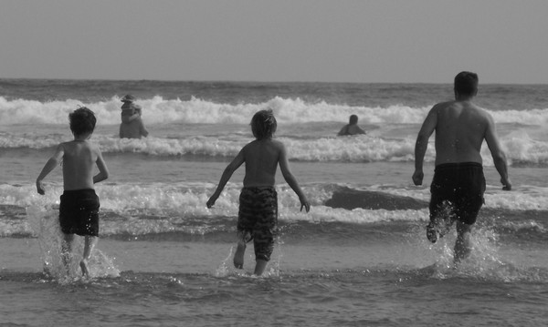 Chasing waves