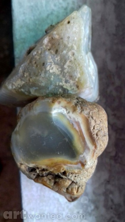 River stones 