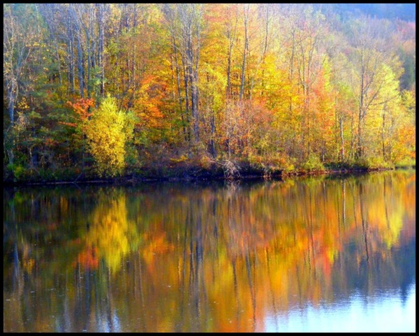 Color Dance On Water 