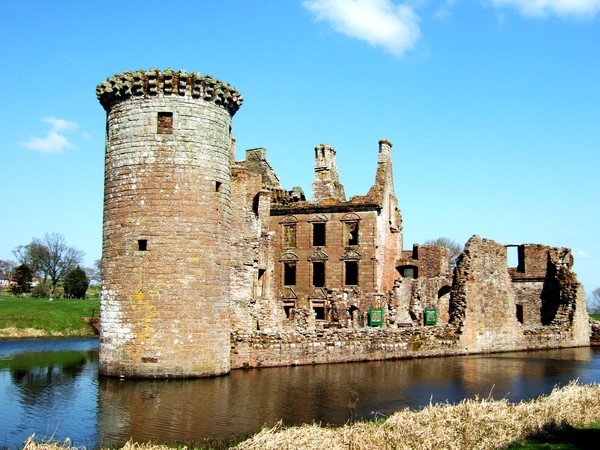 caerlaverock castle