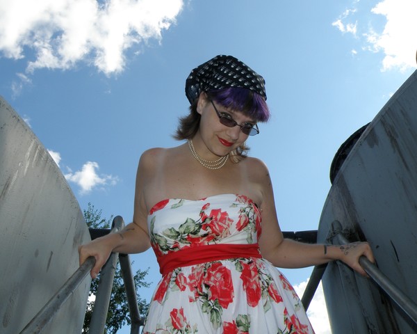 Lady on the Tanks