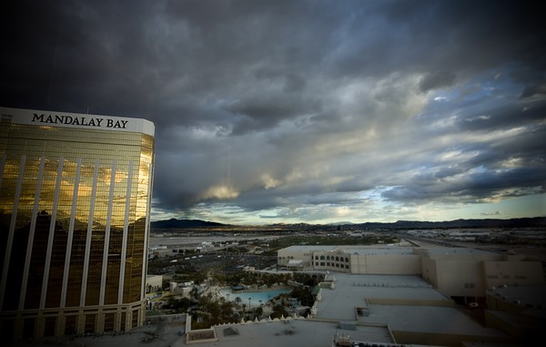 Vegas Mandalay Luxor Refelection