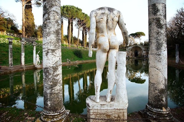 Canopo di Villa Adriana 2