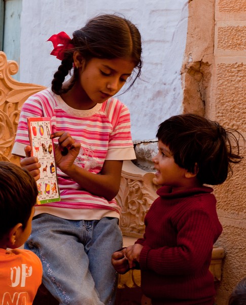 Big sister teaching; Jaisalmer Fort