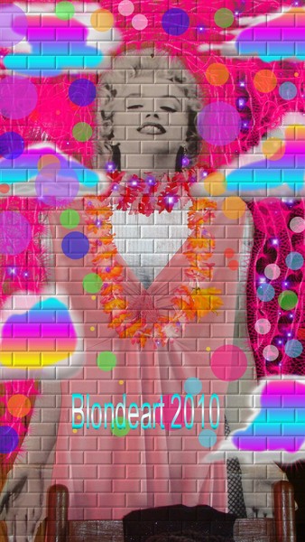 Marilyn on brick 