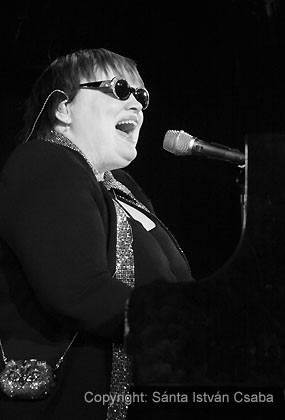 Diane Schuur