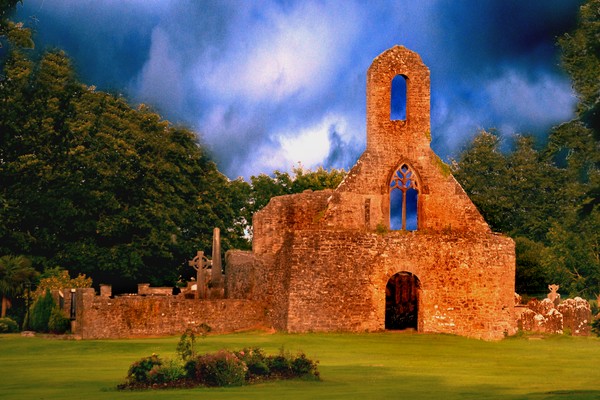 Dark Cloud over Church, An Teampall Mor