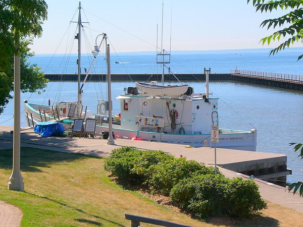 ocean fishing boat in bronte ontario